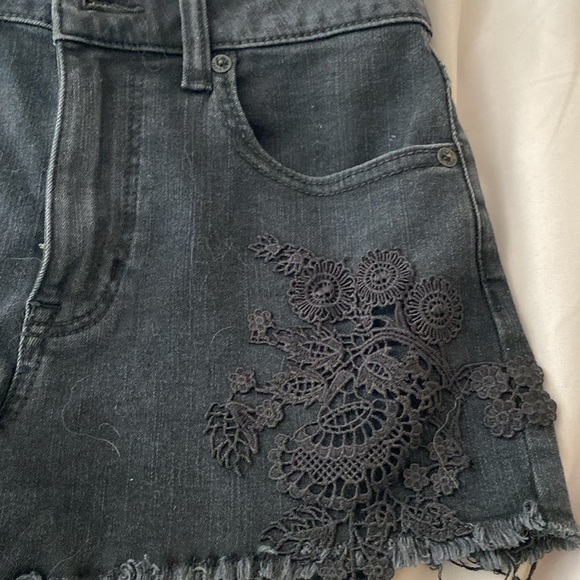American Eagle size 2, super super stretch black denim shorts with lace detail - Picture 4 of 4